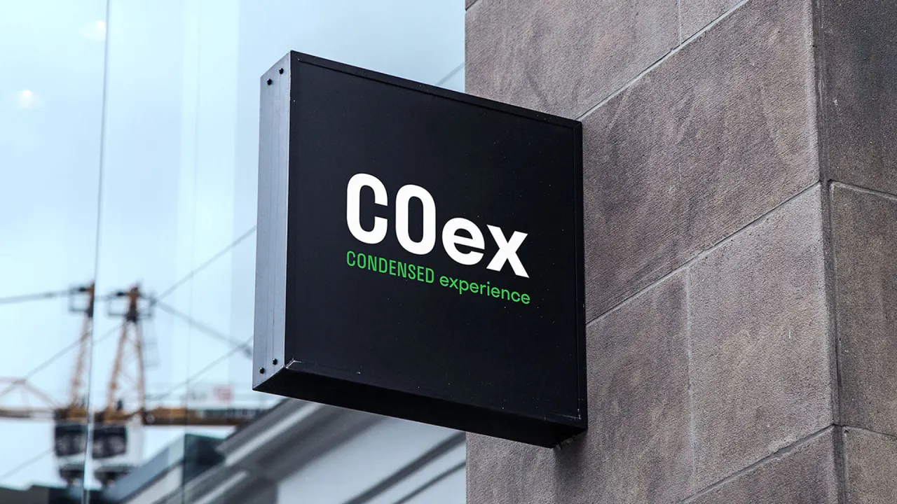 COex – vývěsní štít s logem